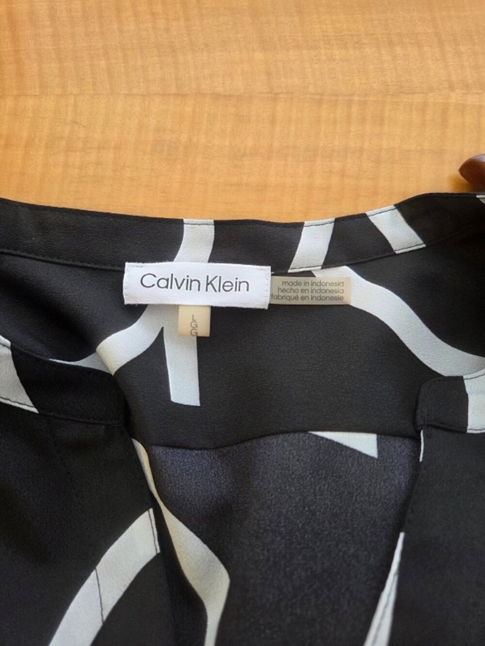Calvin Klein Button down top - Picture 2 of 3